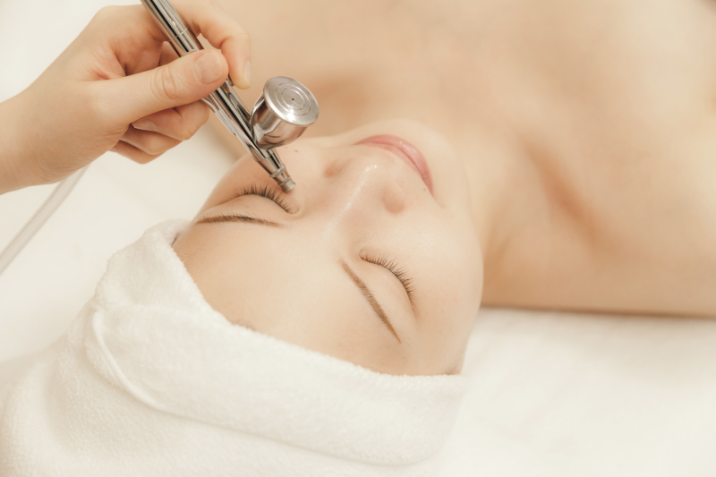 高濃度酸素×ヒアルロン酸導入が決め手のシワ対策